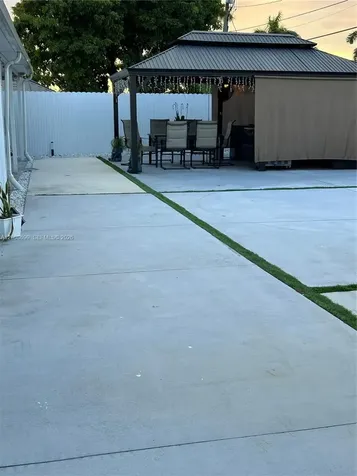 367 W 33rd Street Hialeah FL 33012