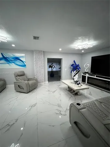 367 W 33rd Street Hialeah FL 33012