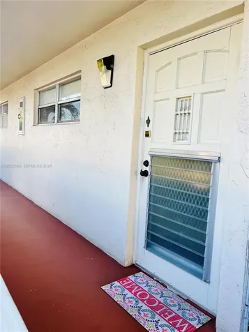 9820 S Hollybrook Lake Drive Pembroke Pines FL 33025