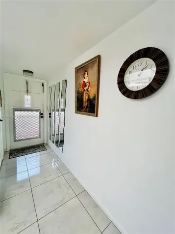 9820 S Hollybrook Lake Drive Pembroke Pines FL 33025