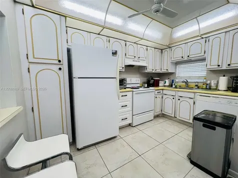 9820 S Hollybrook Lake Drive Pembroke Pines FL 33025