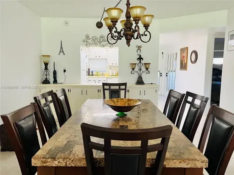 9820 S Hollybrook Lake Drive Pembroke Pines FL 33025