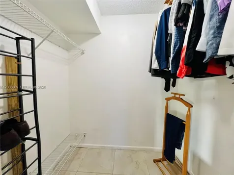 9820 S Hollybrook Lake Drive Pembroke Pines FL 33025
