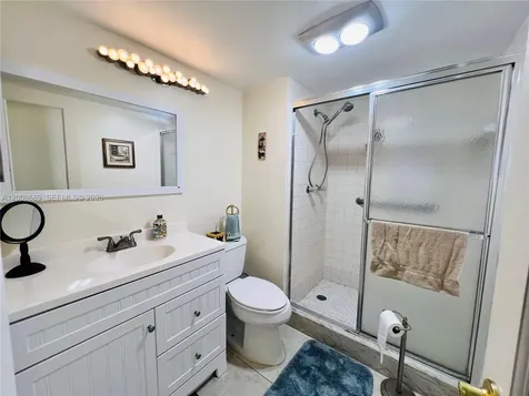 9820 S Hollybrook Lake Drive Pembroke Pines FL 33025