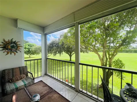 9820 S Hollybrook Lake Drive Pembroke Pines FL 33025