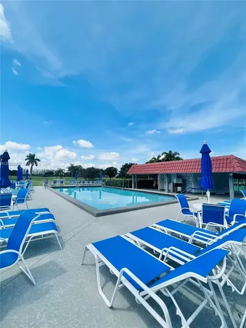 9820 S Hollybrook Lake Drive Pembroke Pines FL 33025