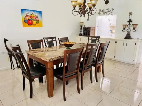 9820 S Hollybrook Lake Drive Pembroke Pines FL 33025