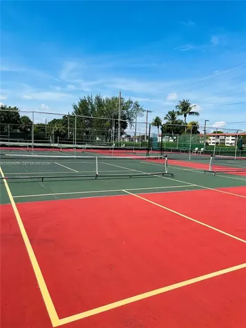 9820 S Hollybrook Lake Drive Pembroke Pines FL 33025