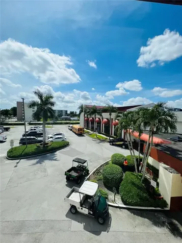 9820 S Hollybrook Lake Drive Pembroke Pines FL 33025