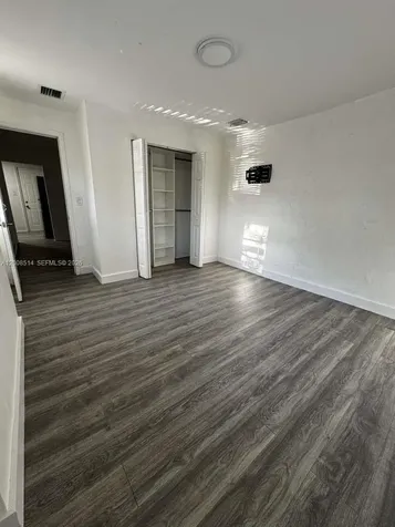 1121 NW 40th Street Miami FL 33127