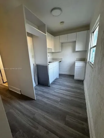 1121 NW 40th Street Miami FL 33127