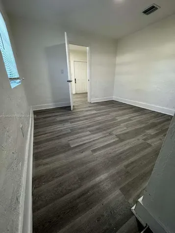 1121 NW 40th Street Miami FL 33127