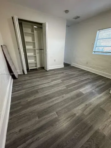 1121 NW 40th Street Miami FL 33127