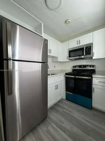 1121 NW 40th Street Miami FL 33127