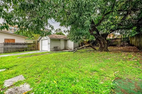 2800 SW 16th Terrace Miami FL 33145