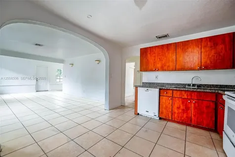 2800 SW 16th Terrace Miami FL 33145