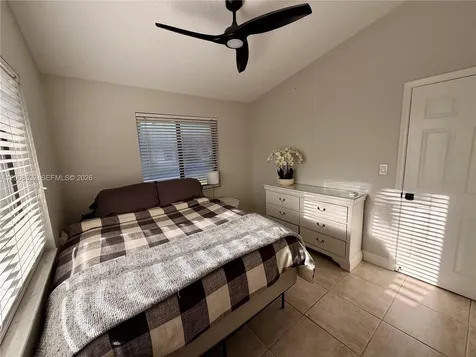 3064 S Oakland Forest Drive Oakland Park FL 33309