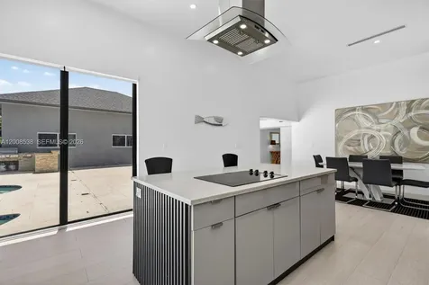 11811 SW 82nd Road Miami FL 33156