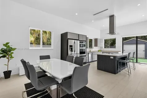 11811 SW 82nd Road Miami FL 33156