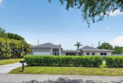 11811 SW 82nd Road Miami FL 33156