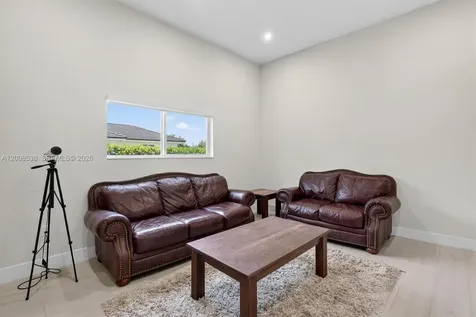 11811 SW 82nd Road Miami FL 33156
