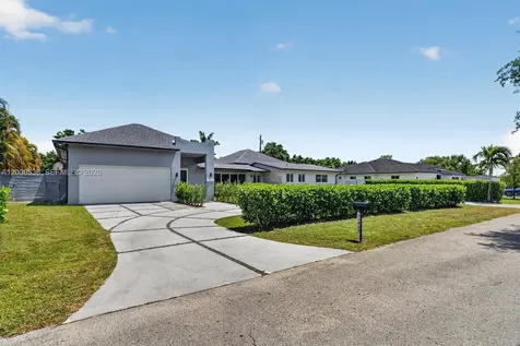 11811 SW 82nd Road Miami FL 33156