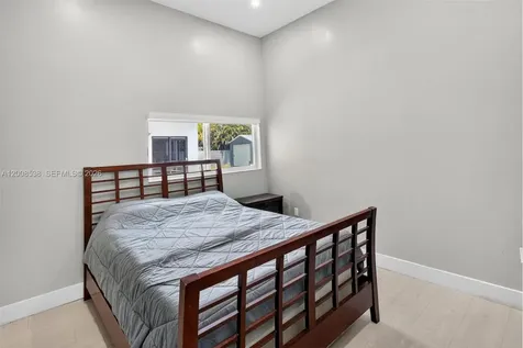 11811 SW 82nd Road Miami FL 33156