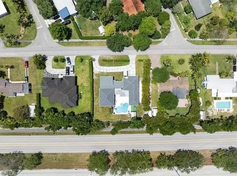 11811 SW 82nd Road Miami FL 33156