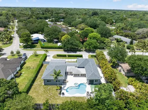 11811 SW 82nd Road Miami FL 33156