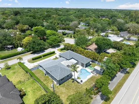 11811 SW 82nd Road Miami FL 33156