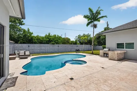 11811 SW 82nd Road Miami FL 33156
