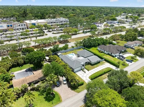 11811 SW 82nd Road Miami FL 33156