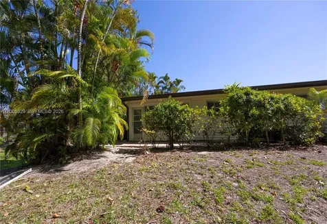 1031 Pine Isle Lane Naples FL 34112