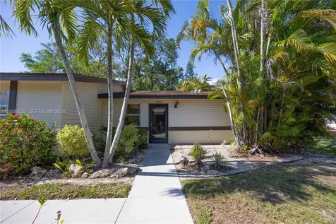 1031 Pine Isle Lane Naples FL 34112