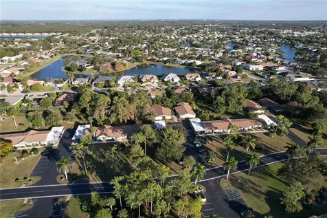 1031 Pine Isle Lane Naples FL 34112