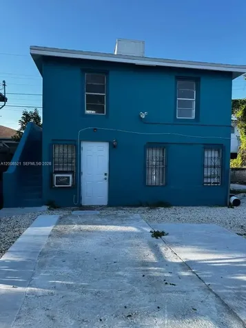 1121 NW 40th Street Miami FL 33127