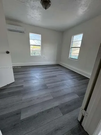 1121 NW 40th Street Miami FL 33127