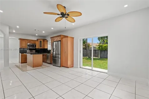 9576 SW 162nd Path Miami FL 33196