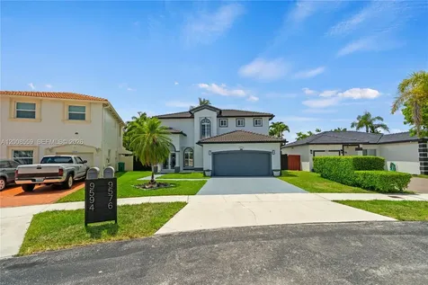 9576 SW 162nd Path Miami FL 33196