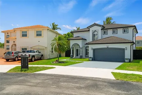 9576 SW 162nd Path Miami FL 33196