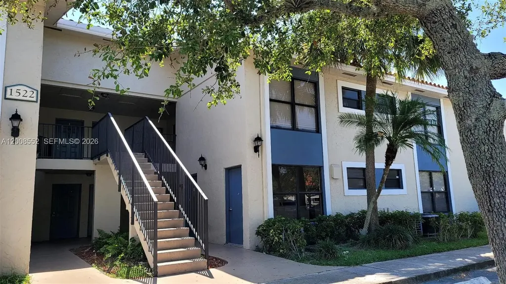 1522 Lake Crystal Drive West Palm Beach FL 33411
