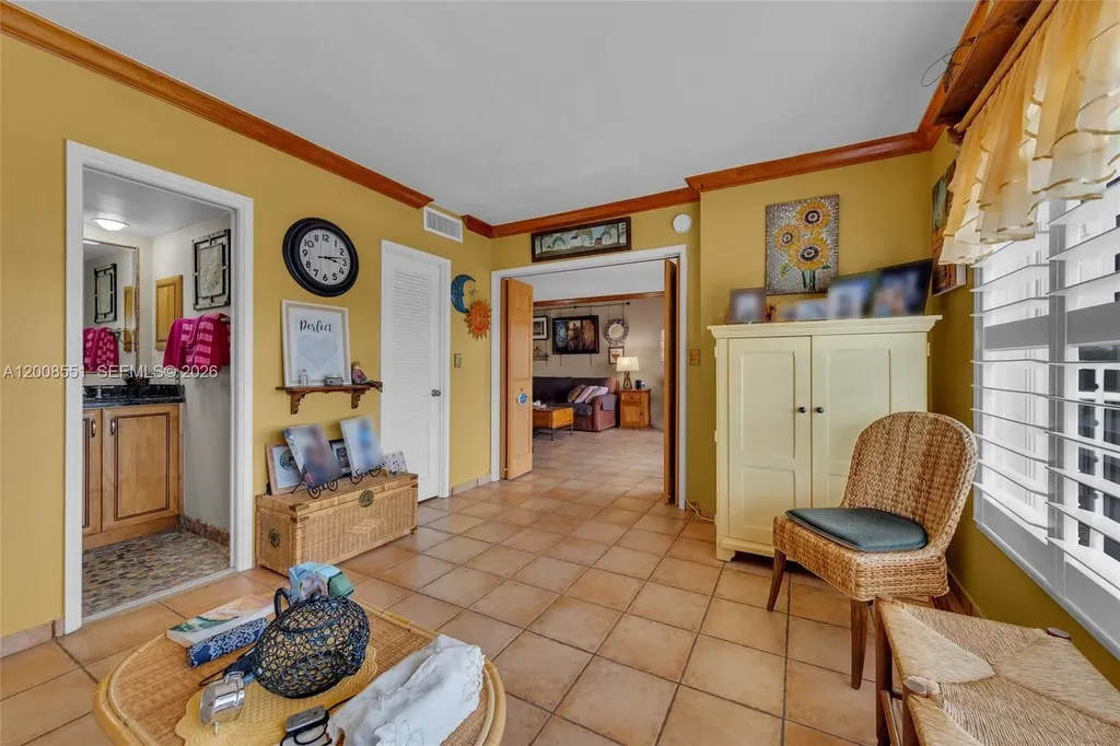 3050 NE 48th Court Lighthouse Point FL 33064