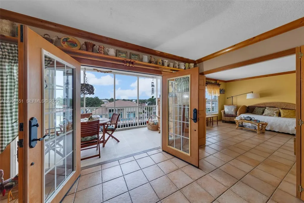 3050 NE 48th Court Lighthouse Point FL 33064