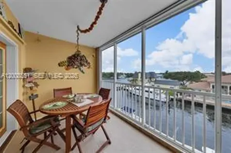 3050 NE 48th Court Lighthouse Point FL 33064