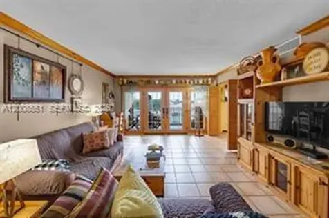 3050 NE 48th Court Lighthouse Point FL 33064