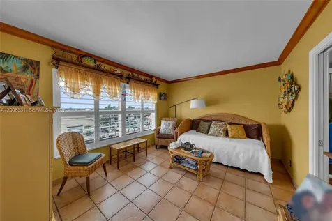 3050 NE 48th Court Lighthouse Point FL 33064