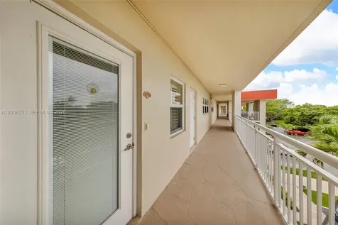 3050 NE 48th Court Lighthouse Point FL 33064