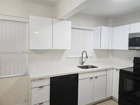 900 Tallwood Avenue Hollywood FL 33021