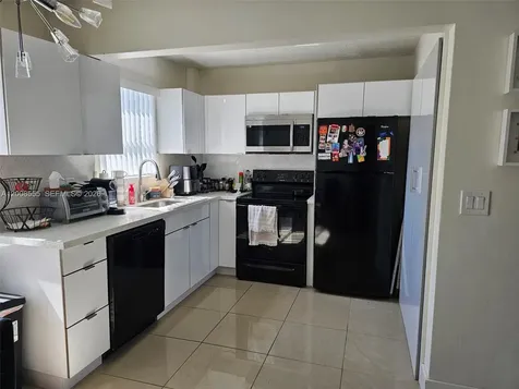 900 Tallwood Avenue Hollywood FL 33021