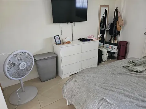 900 Tallwood Avenue Hollywood FL 33021